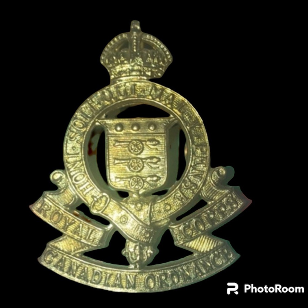 VINTAGE | WWI | Royal Canadian Ordnance Corps Cap Badge